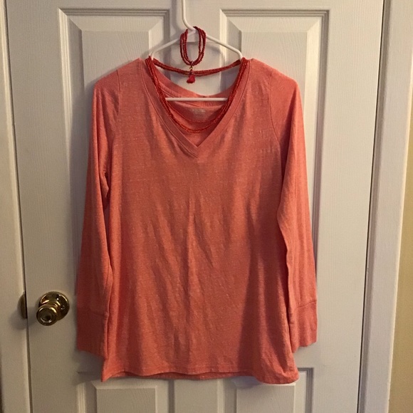 Mossimo Supply Co. Tops - V-neck T-shirt (necklace and bracelet INCLUDED)